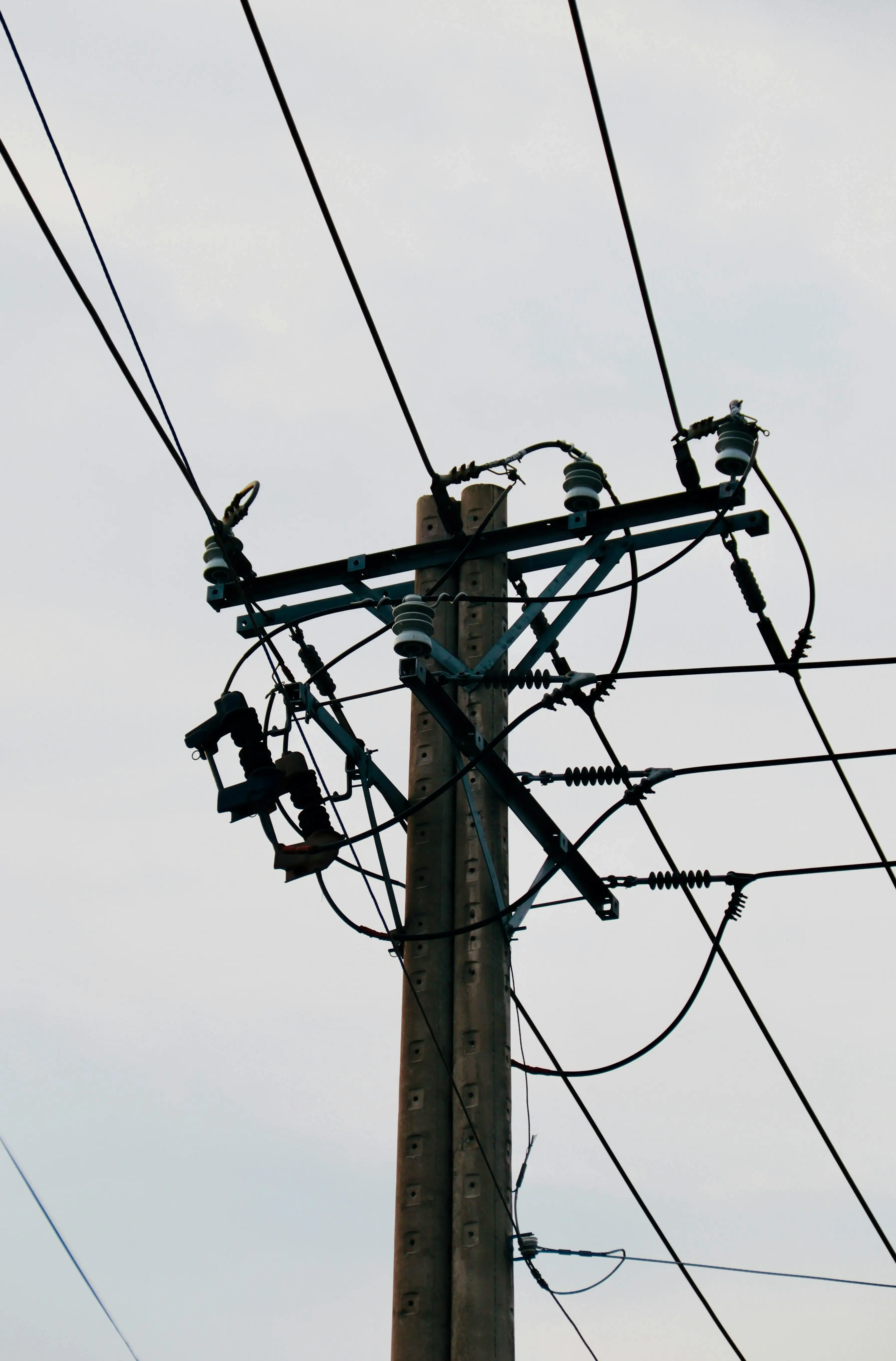 Proyecto de mantenimiento electromecánico en infraestructura corporativa